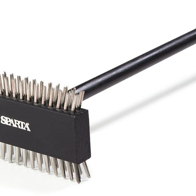 SPARTA 4029000 Stainless Steel Grill Brush, Grill Scraper With Metal Bristles, 30.5 Inches, Black