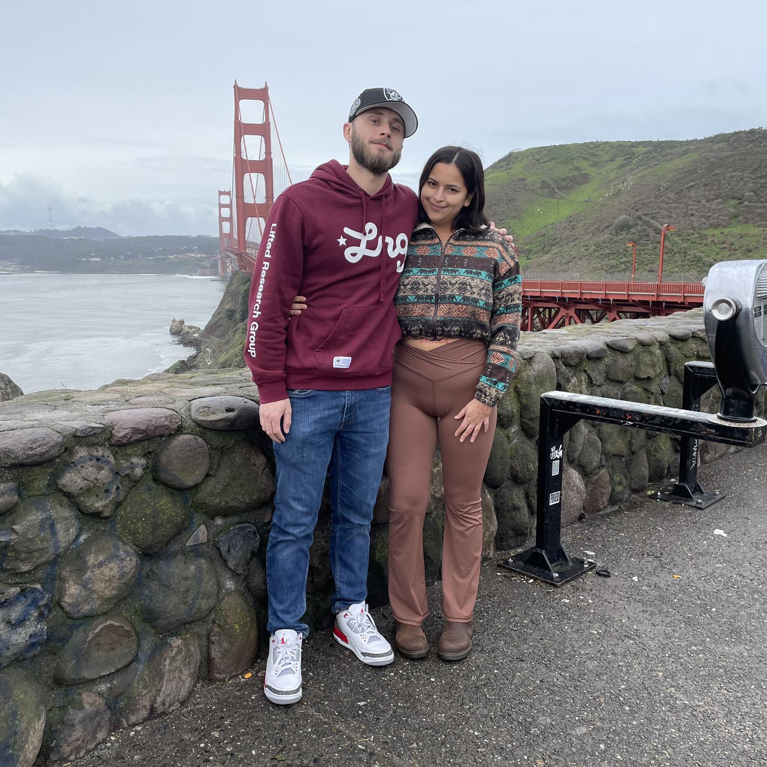 we both always wanted to take a picture in front of the bridge so we decided to stop on our way home! jaz was 30 minutes late to work though…