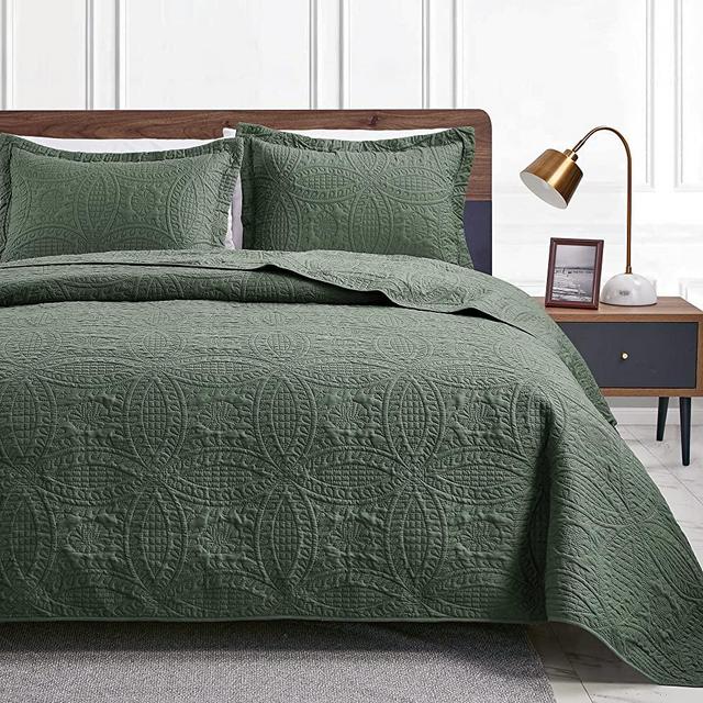 Love's cabin King Size Quilt Set Olive Green Bedspreads - Soft Bed Summer Quilt Lightweight Microfiber Bedspread- Modern Style Coin Pattern Coverlet for All Season - 3 Piece (1 Quilt, 2 Pillow Shams)