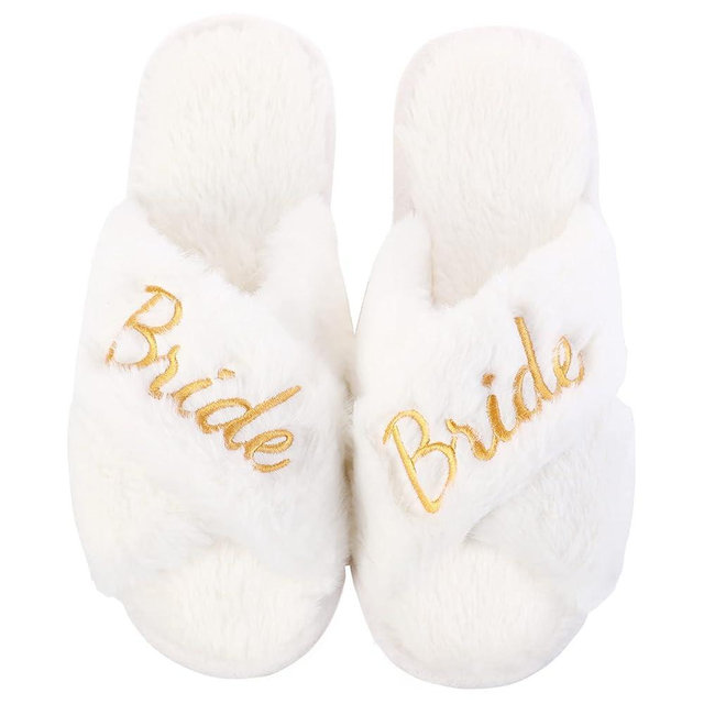 Fabstory Bride Slippers for Wedding Day White Fuzzy Slippers for Bachelorette Party Bridal Shower Gifts