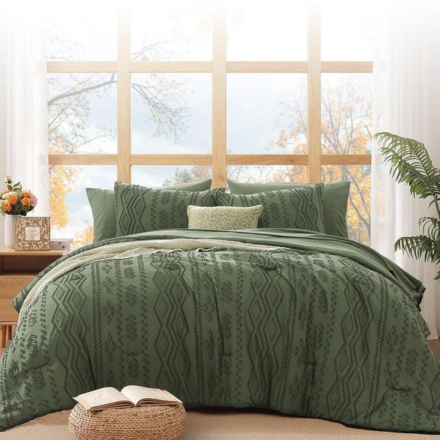 WRENSONGE Oversize Queen Comforter Set with Sheets - 7 Pieces Olive Green Tufted Bed in a Bag Oversize Queen Shabby Chic Bedding Sets with 1 Comforter, 2 Sheets, 2 Pillowcases & 2 Shams