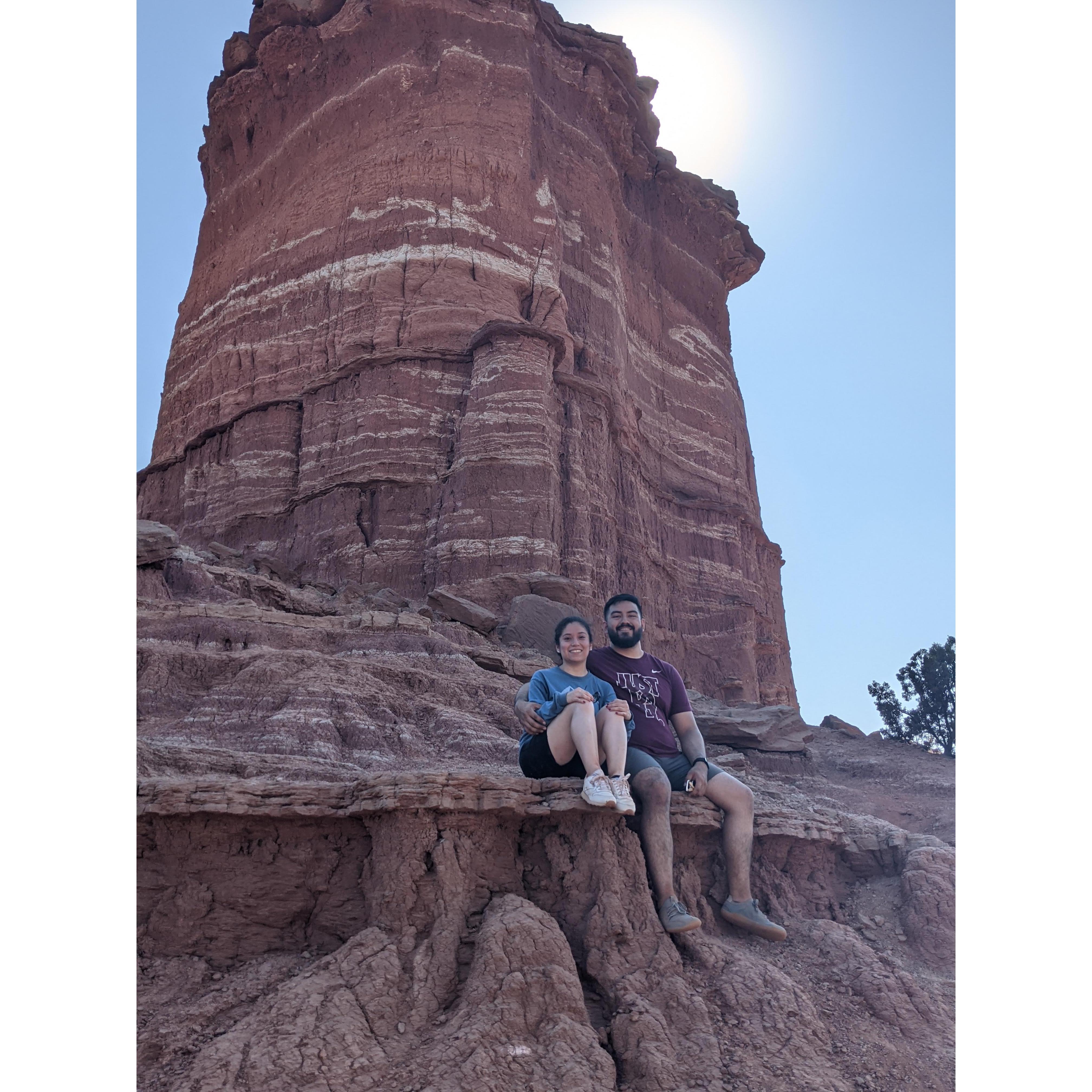 A day hiking the Palo Duro Canyon with friends. 
Un dia de senderismo en el Palo Duro Canyon con amigos.