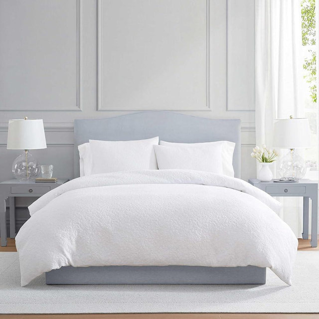 Martha Stewart - Queen Duvet Cover Set, Cotton-Rich Plain Weave Bedding w/Matching Pillowcases, Lightweight for Year-Round Comfort, 3 Piece Bed Set (Garden Trellis White)