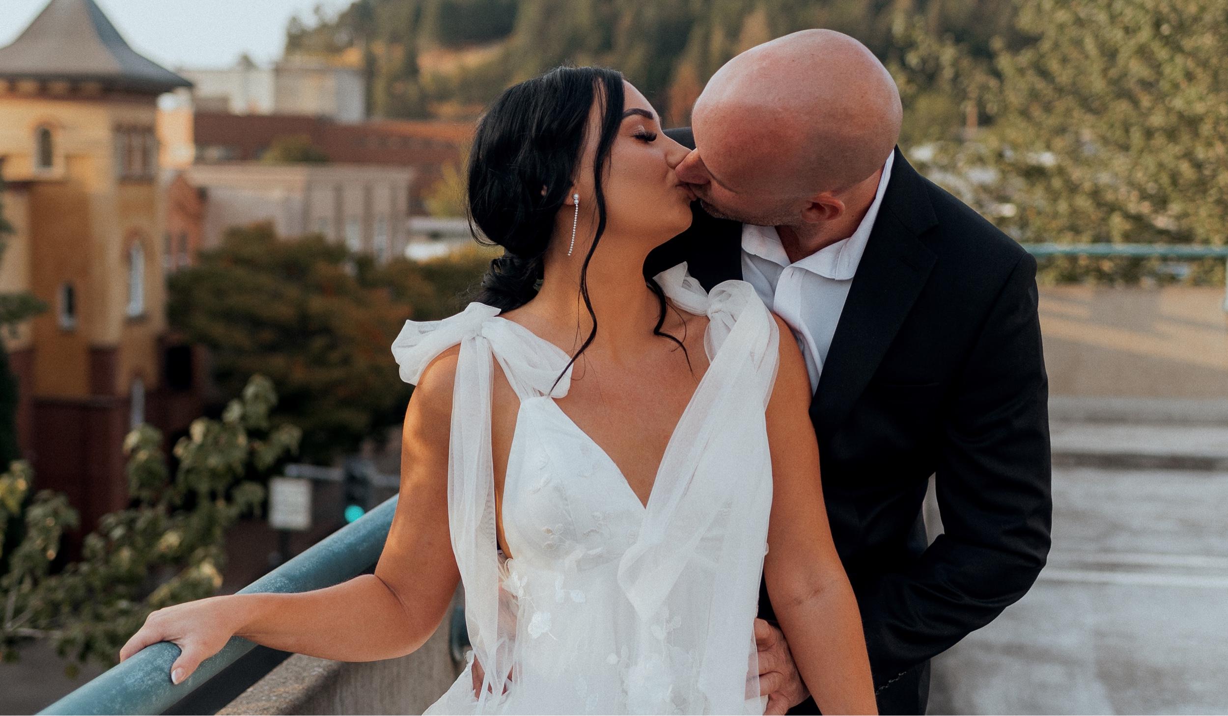 The Wedding Website of Sheena Eickhoff and Nathan Chartrand