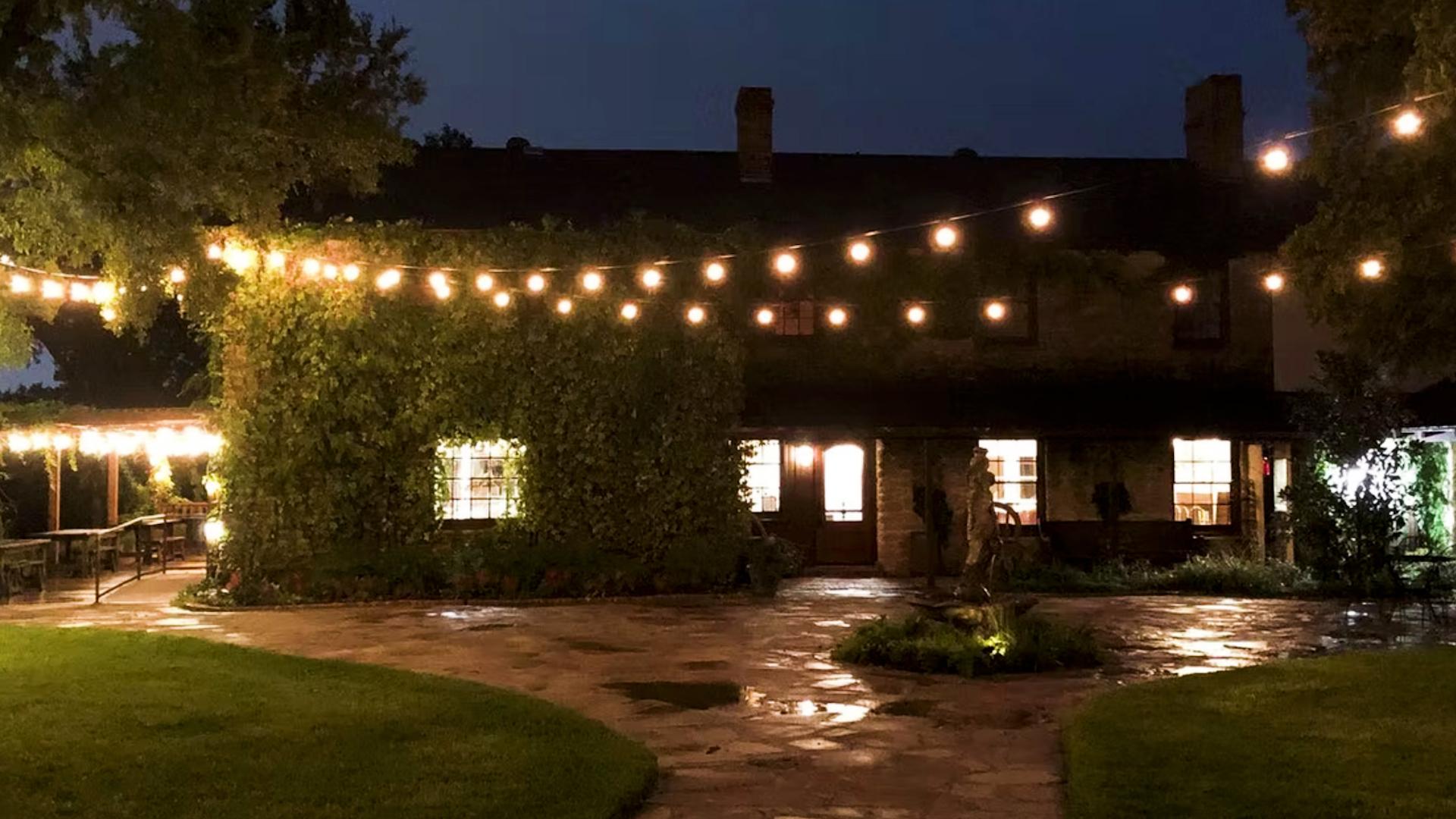 The Wedding Website of Elizabeth Young and Andrew Holcomb