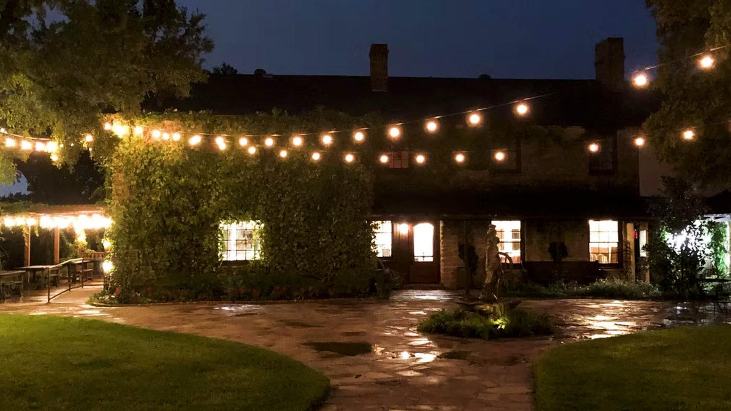 The Wedding Website of Elizabeth Young and Andrew Holcomb