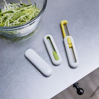 SlideStore Compact 3-Piece Peeler Set with Retractable Blades