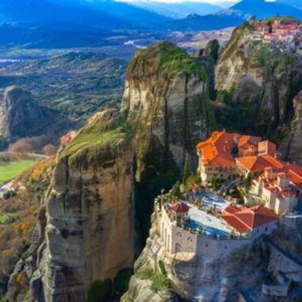 Honeymoon: Meteora Monastaries and Caves Daytrip from Athens