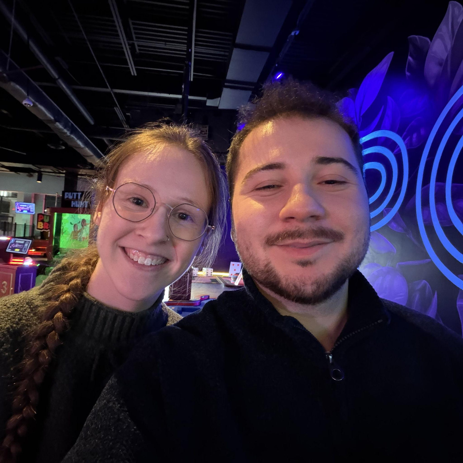 Our second date mini-golfing at Par 3. Arda won!