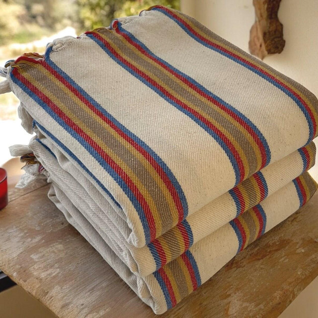 100% cotton handwoven Knidos bath and beach towel. Perfect gift for summer and housewarming! Free cotton carry bag included.