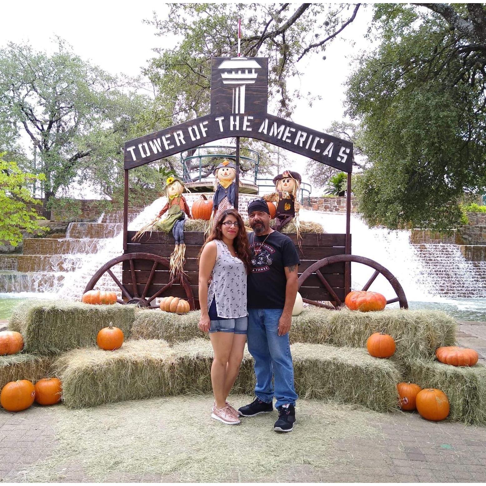 We had so much fun taking pics at the Tower of Americas in San Antonio and riding up to the top of the tower and see this interesting City from a very different view.