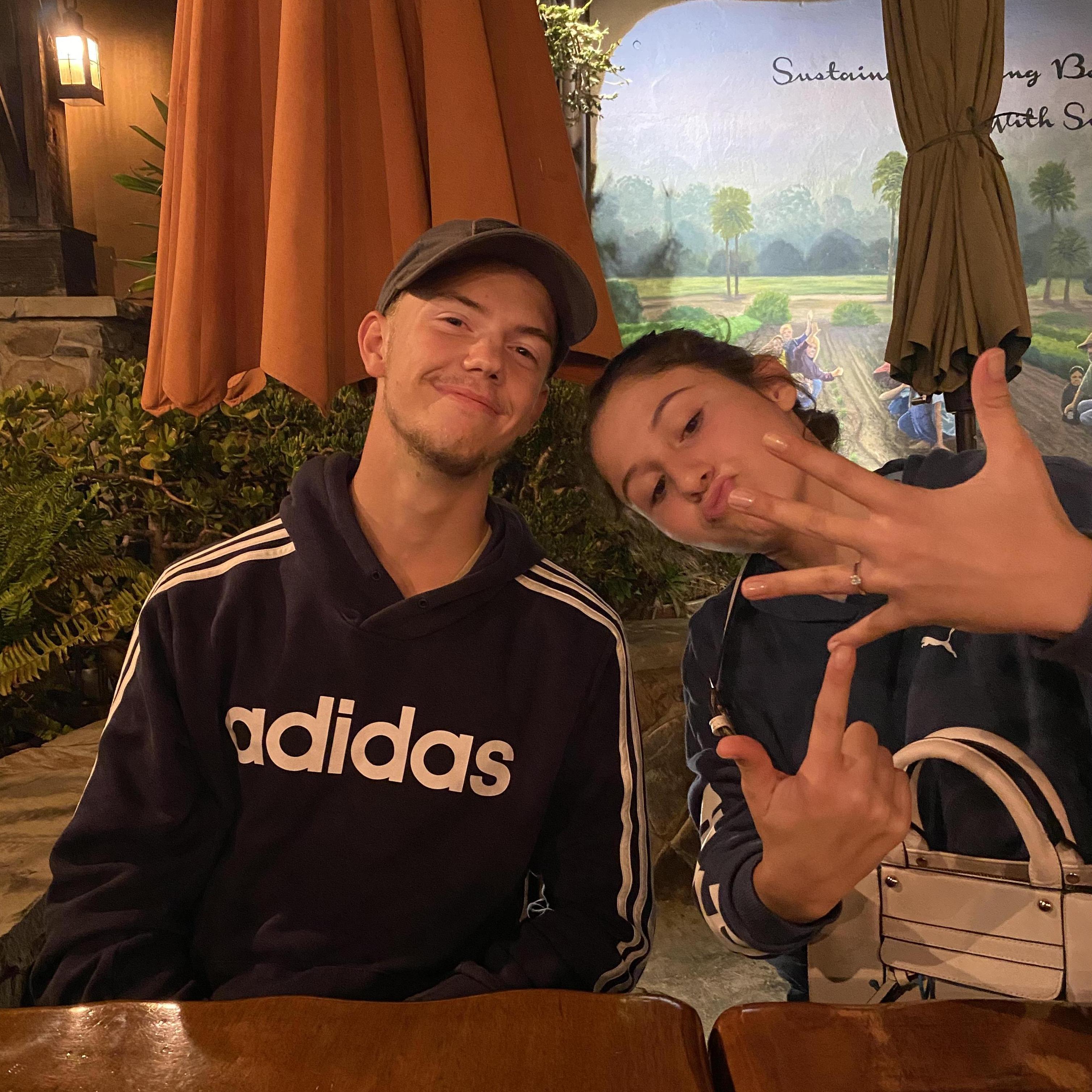 Me flexin' the ring.