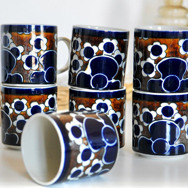 ARABIA FINLAND RARE “Saara” Large Coffee Mugs - Bold Floral Motif (Navy & Amber) - 350 ml - Sold Individually