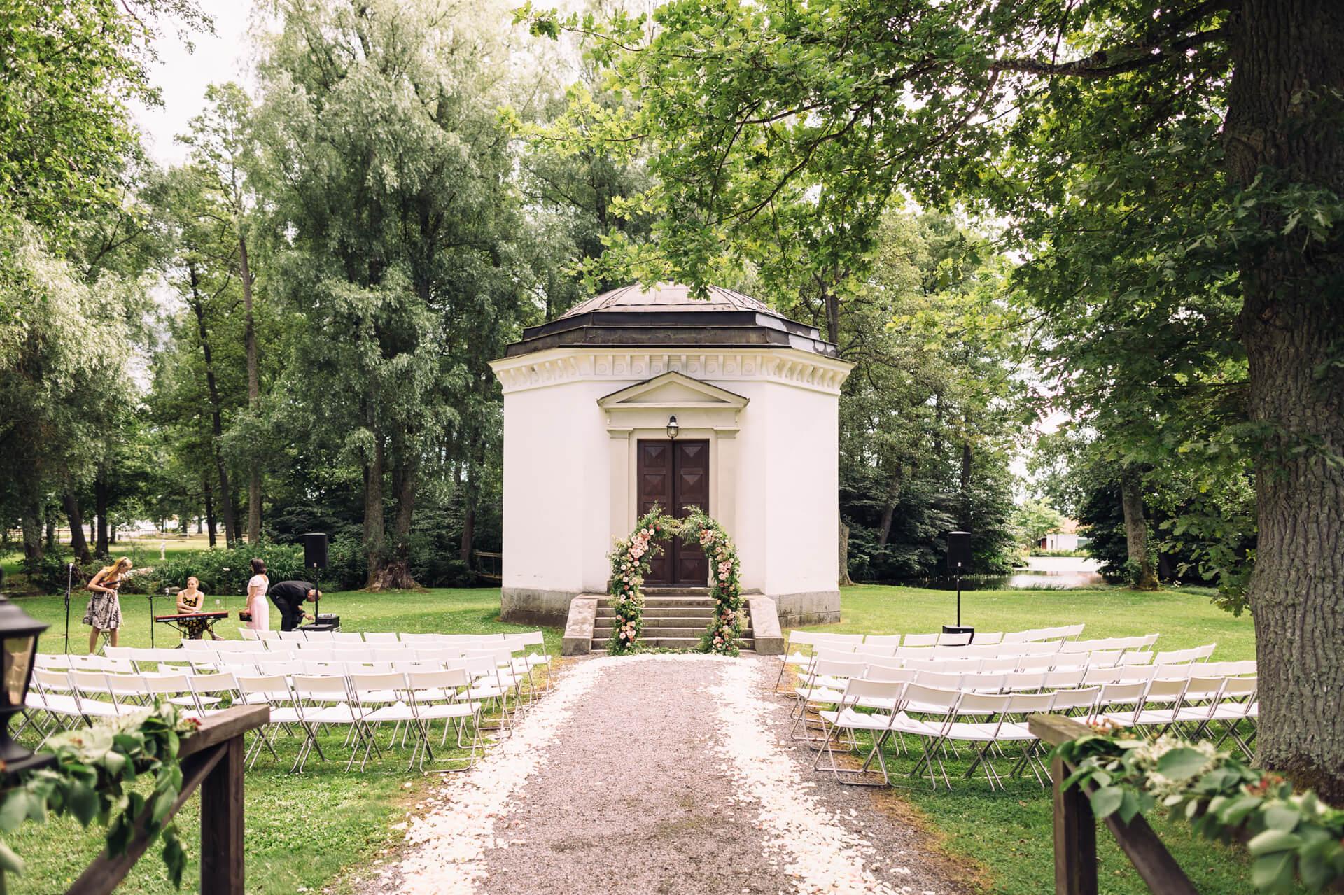 The Wedding Website of Collin Forbes Porter and Emilie Ugland Eide