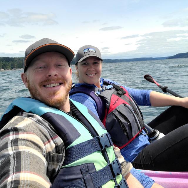 Contribute to a pair of kayaks