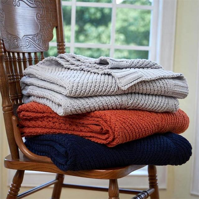 Amélie Home Cable Knit Throw Blanket, Chenille Knitted Chunky Throw Non-Shedding Chevron Texture, Decorative Farmhouse Cozy Blanket for Home Couch Sofa Chair Bed, Light Grey, 50"x 60"