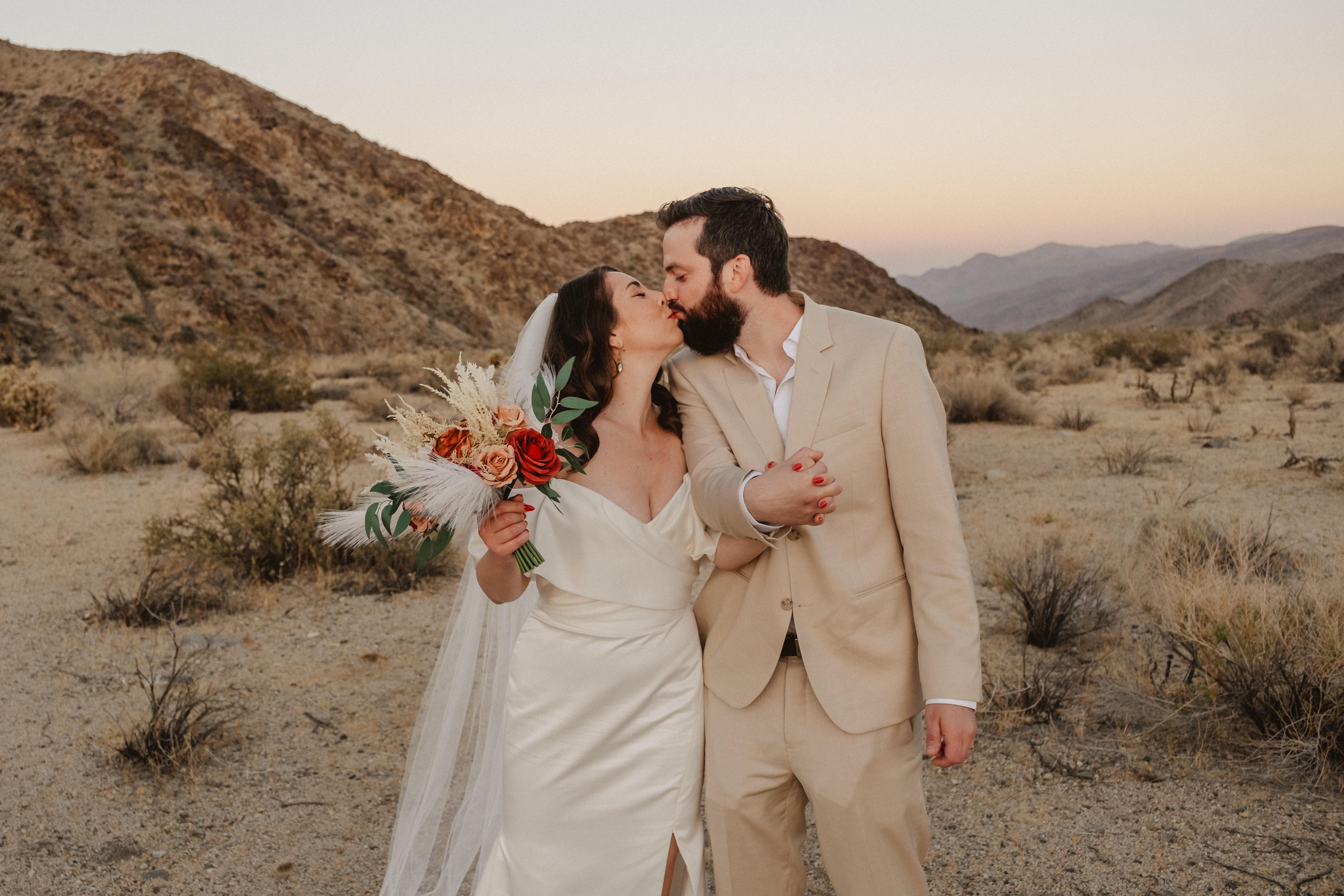 The Wedding Website of Dana Thompson and Jake Thompson