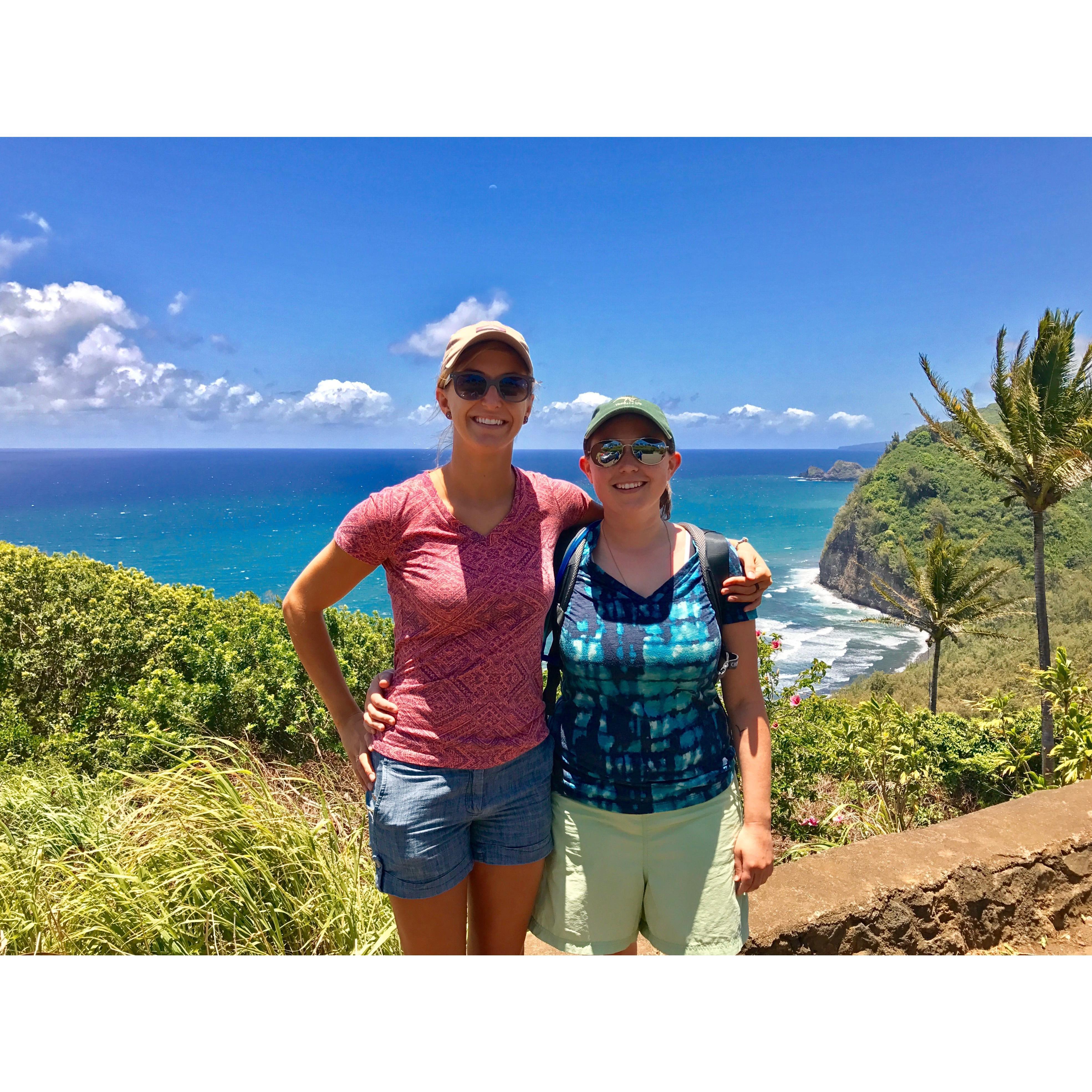 Hiking to Pololu Valley with bridesmaid Sara