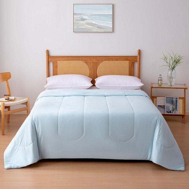 Amazon Basics Cooling Comforter, Temperature Regulating Blanket for Hot Sleepers, Summer & All Season Bedding, Lightweight, 106"x90", King, Blue