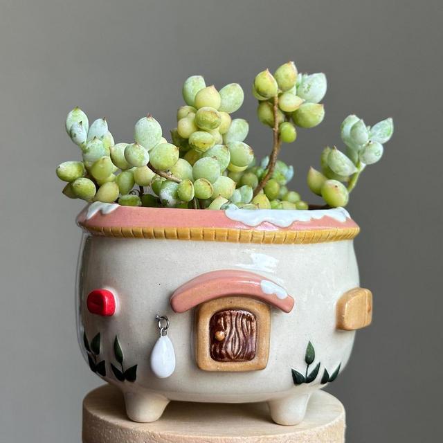 Handmade ceramic house planter,Unique house-shaped planter,Ceramic home decor planter,Mini house plant pot,Cute house flower pot,House pot