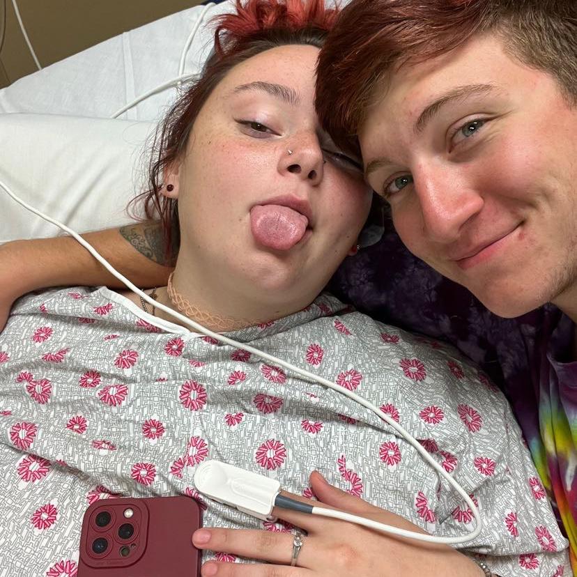Savannah trying not to die in the hospital