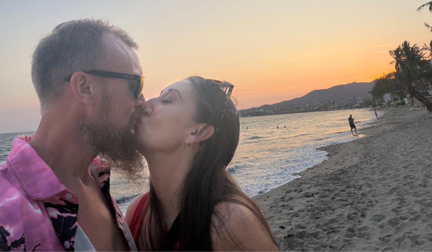 The Wedding Website of Lauren Jones and Henry Pagh