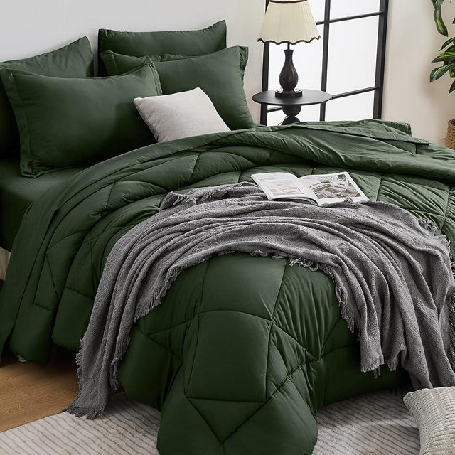 HEVUMYI Army Green Queen Comforter Set - 7-Piece All Season Bed in a Bag Queen, Ultra Soft Bedding Set with Comforter, Flat Sheet, Fitted Sheet, Pillowcases, Pillow Shams