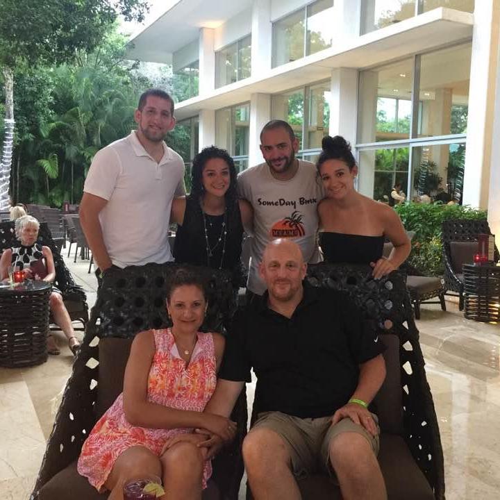 5 Kaneff's and 1 (soon-to-be 2) Katz in Mexico!