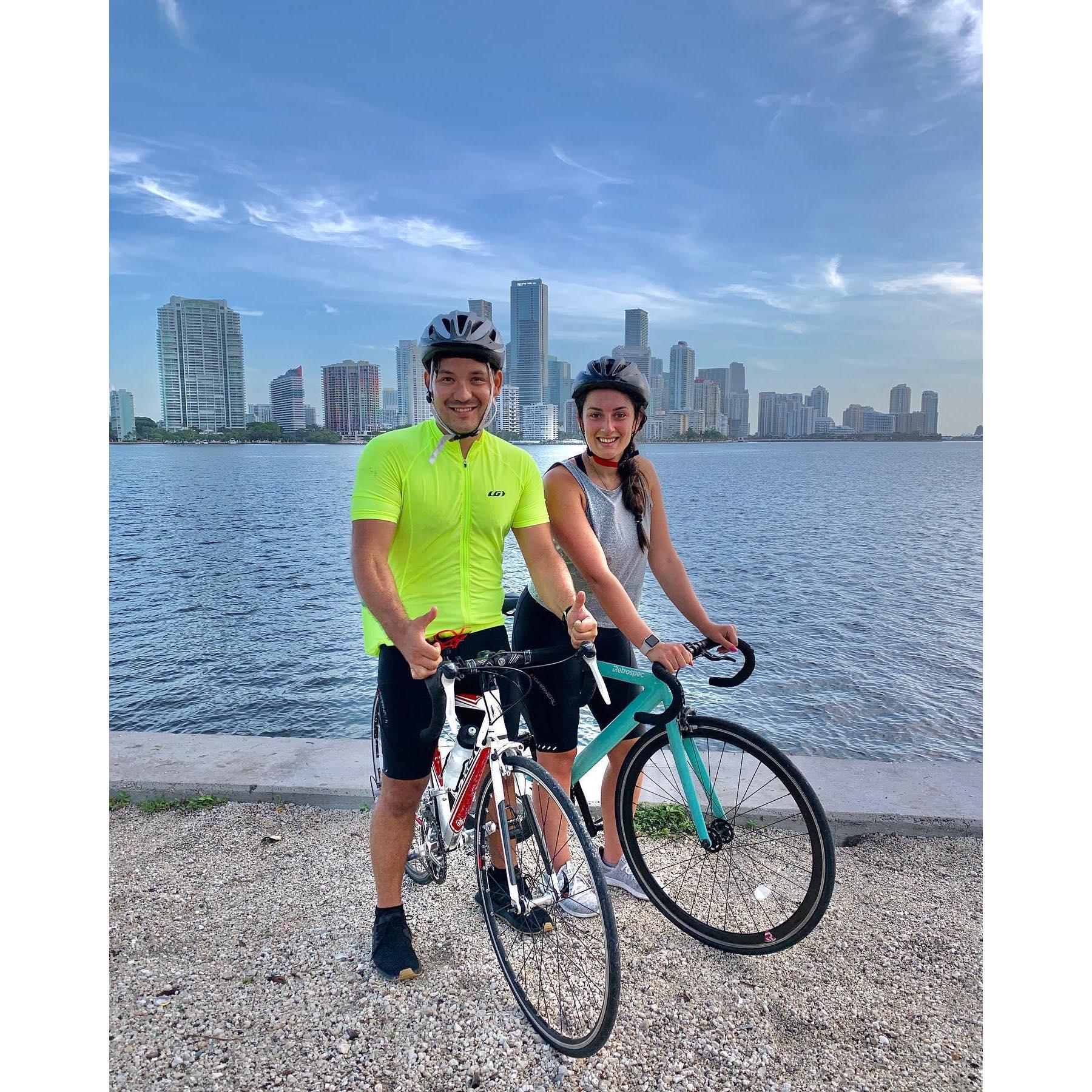 Jul 12, 2020 (Miami): Primeiro passeio de bicicleta juntos antes de ficarmos viciados ❥ Primer paseo en bicicleta juntos antes de engancharnos ❥ First bike ride together before we got hooked