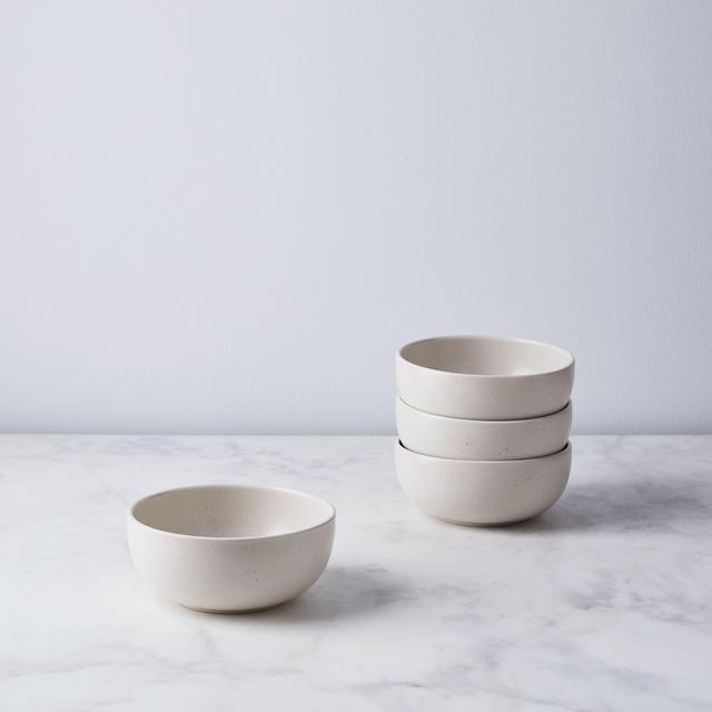 Modern Classic Ceramic Dinnerware & Serveware