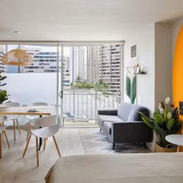 A night at the Airbnb in Honolulu