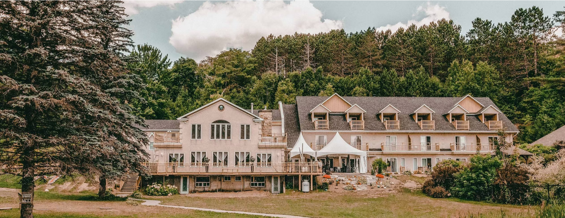 The Wedding Website of Melissa Broughton and Andrew Yeager