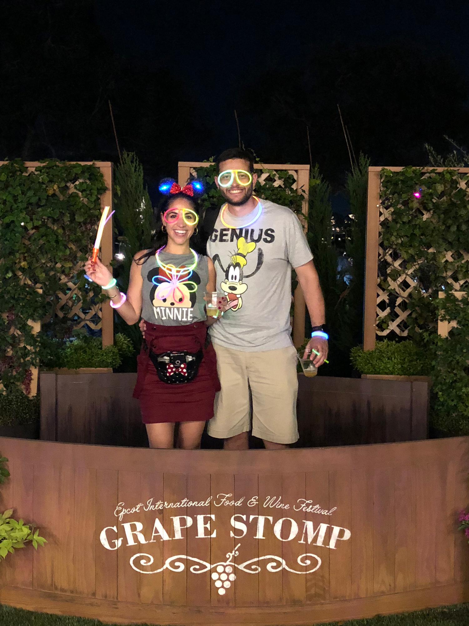 Looking crazy at Epcot
Dois malucos no Epcot