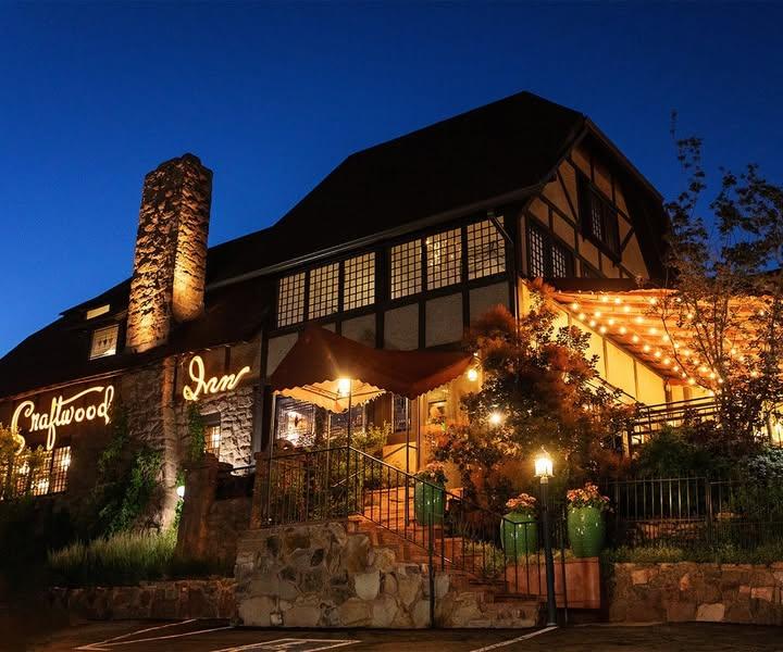 The Wedding Website of Jack Nawrocki and Michaela Jacob