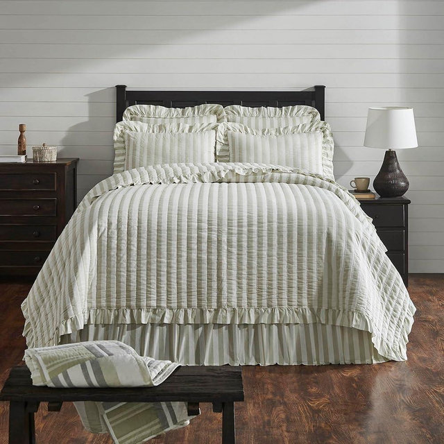 VHC Brands Finders Keepers 3 Piece Quilt Set (1 King Quilt, 2 King Shams)