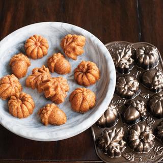 Autumn Delights Cakelet Pan