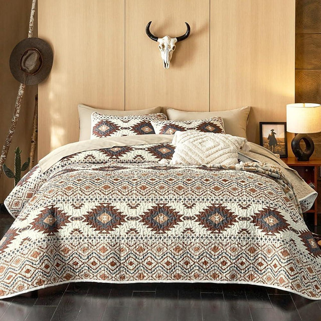 Wake In Cloud - Western Quilt Set, Southwestern Aztec Country Tribal Native American Rustic Ranch, Reversible Lightweight Bedspread Coverlet, 3 Pieces, Beige Brown, Queen/Full Size