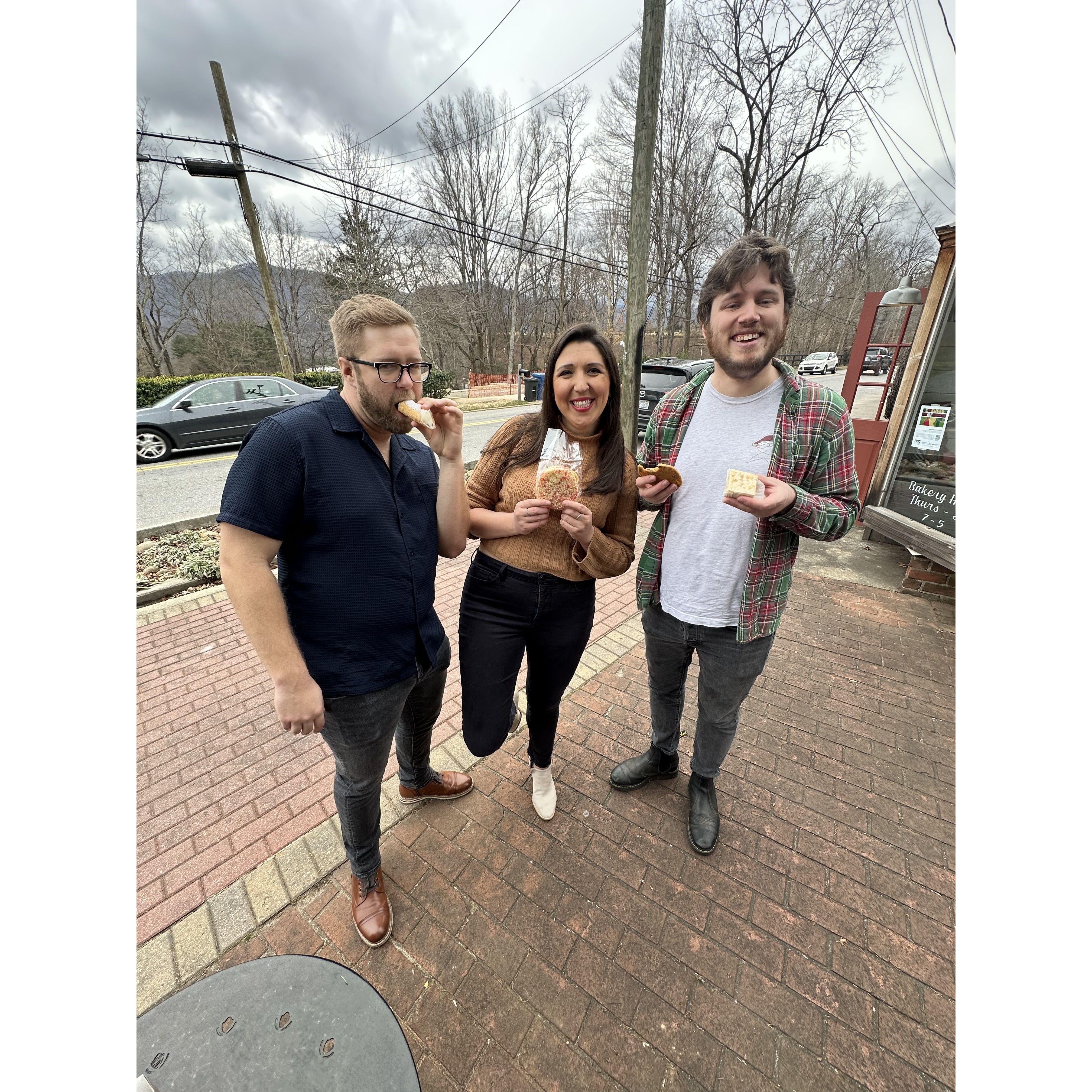 Took a trip with our friends Ben and Becca to North Carolina! We went to a little a bakery in town!