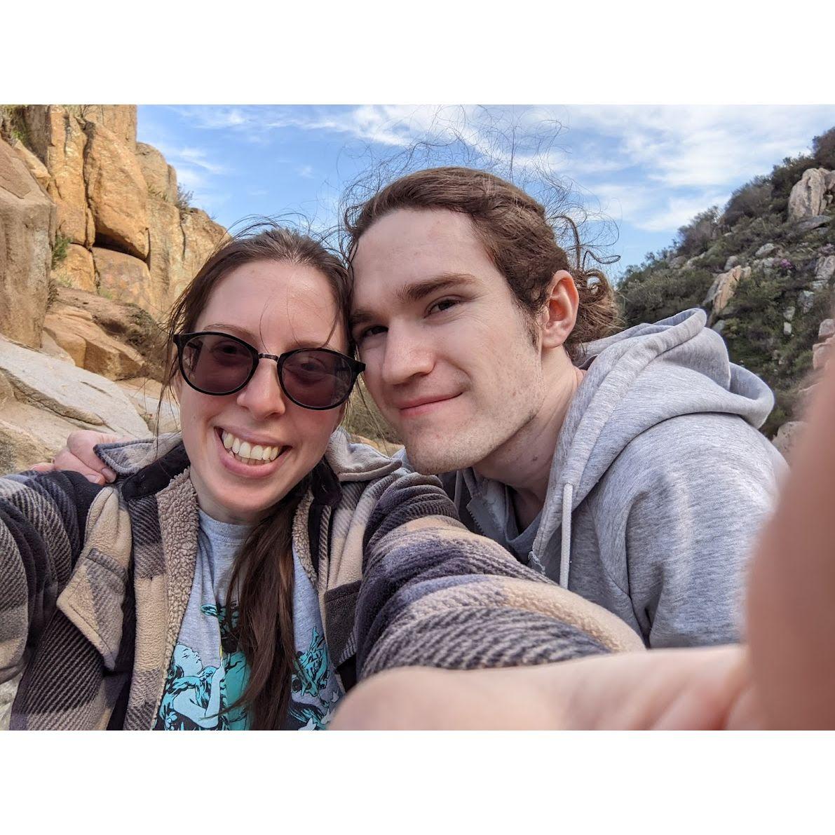Taken when we first met. I took Catherine on a pretty intense hike (where we climbed rocks and stuff) / Prise au cours du voyage où j'ai rencontré Edward en personne pour la première fois.