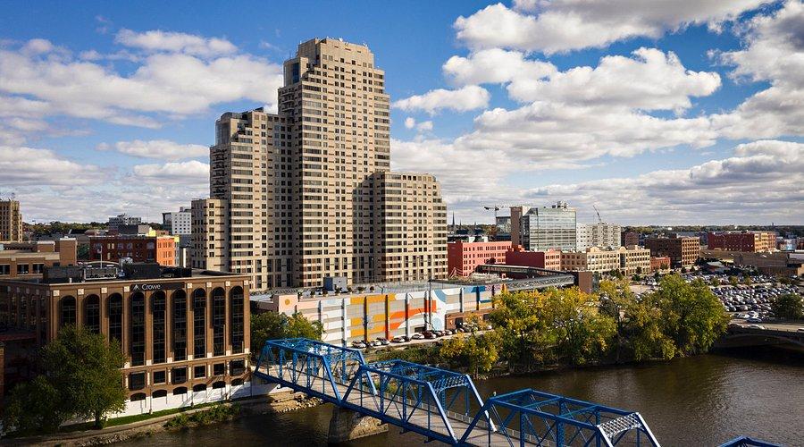 The Wedding Website of Renee Zolynsky and Joe Novaco