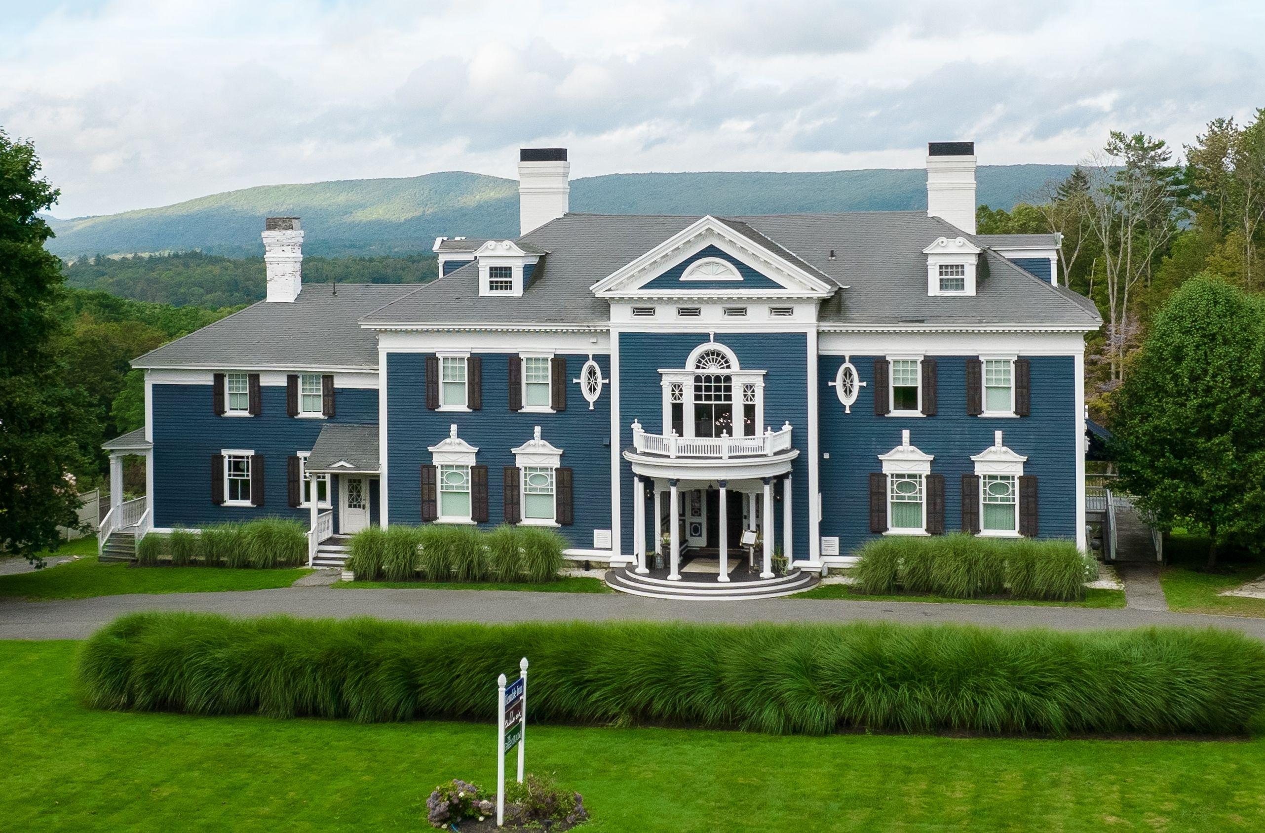 The Wedding Website of Oliver Noble and Emily Halford