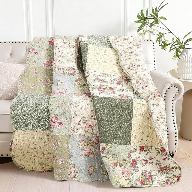 vctops 100% Cotton Quilted Throw Blanket 50x60 Inch Floral Patchwork Reversible All Season Throw (Green B,50"x60")