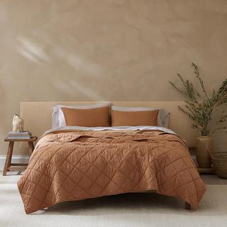 Diamond-Stitched Organic Cotton Comforter