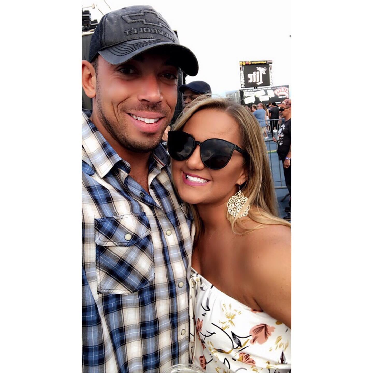 Also our first country concert together 🎶🤠