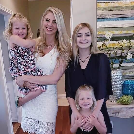 Bride, MOH Tavia, & Flower Girls!