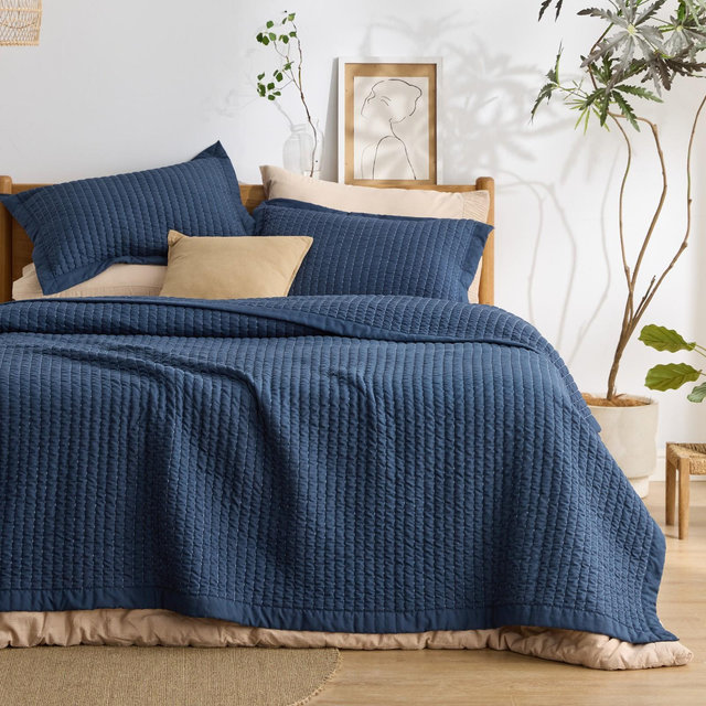 Bedsure Navy Quilts Queen Size - Soft Lightweight Quilted Bedspread Coverlet with Contrast Stitching, All-Season 3-Piece Queen Quilt Bedding Set