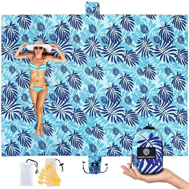 URBANECO OUTDOORS Lightweight Beach Blanket - Oversized 107" x 77" - Waterproof Sandproof - Double Anchored for Fun Leisure Beach Blanket - With Stake Pouch and Plastic Stakes - Durable Sand Beach Mat