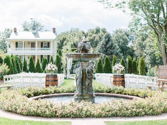 The Wedding Website of Lindsay Dockman and Ben Brown