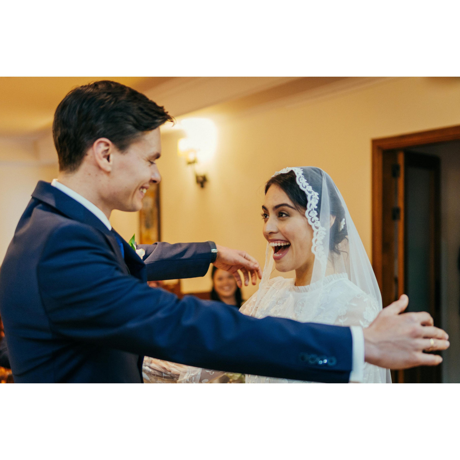 "We're Married!" / "¡Estamos casados!"