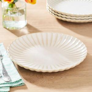 Scalloped Dinner Plates